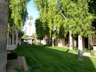 749 Maryland Ave, Phoenix AZ  85014-1323 exterior