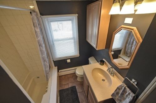 25 Circle Dr, West Springfield MA  01089-1724 exterior