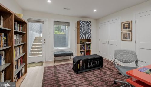 1818 37th St, Washington DC  20007-2238 exterior