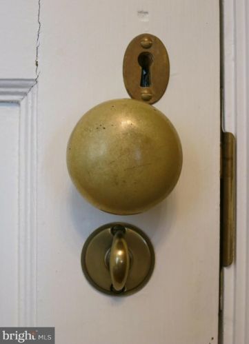 324 Camac St, Philadelphia PA 19140-4214 exterior