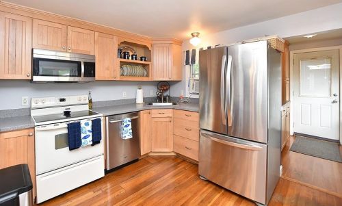 211 Burrington St, Woonsocket, RI 02895-6635