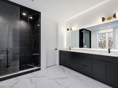 2129 Maplewood Ave, Chicago IL  60647-4148 exterior