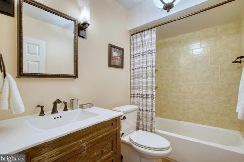 3246 Grace St, Washington DC 20007-3631 exterior