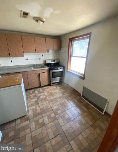 1239 2nd St, Philadelphia PA 19133-3303 exterior