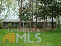 2075 Veracruz Dr, Lithonia, GA 30039-3926