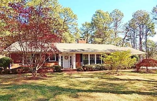 671 Vass Carthage Rd, Whispering Pines, NC 28327-9416