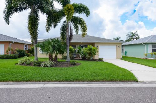 5675 Travelers Way, Fort Pierce FL 34982-4058 exterior