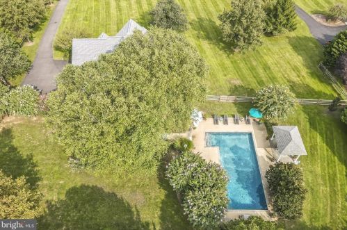 13606 Mt Prospect Dr, Rockville MD 20850-3510 exterior