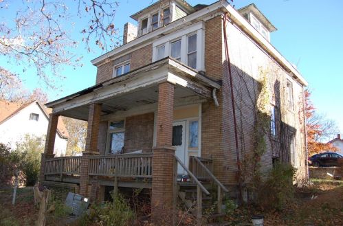 1123 Newcomer St, Pittsburgh, PA 15204-2235