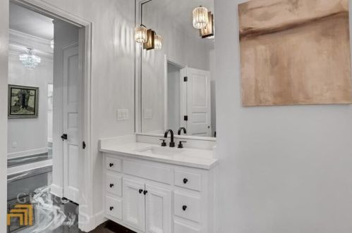 3342 Kilby Pl, Atlanta GA 30327-2214 exterior