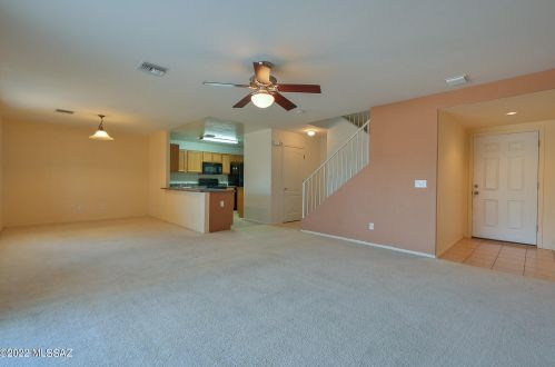 2050 Silver Meadow Pl, Tucson, AZ 85745-7052