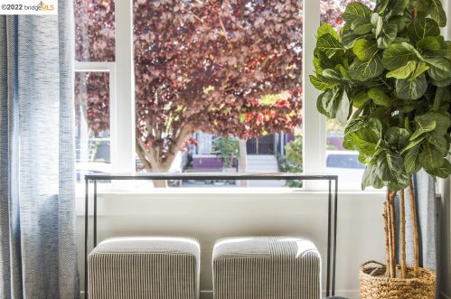 1247 Burnett St, Berkeley CA 94702-2436 exterior