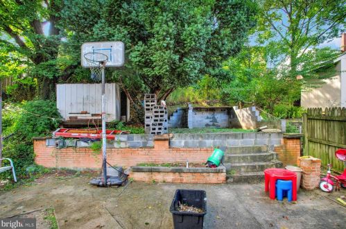 12115 Valleywood Dr, Silver Spring MD 20902-2239 exterior