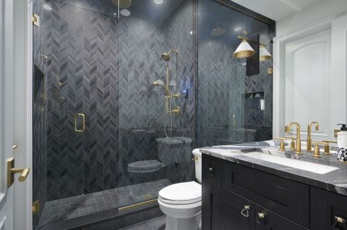 1831 Paulina St, Chicago IL 60622-1107 exterior