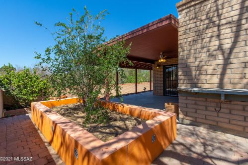 7437 Casablanca Dr, Tucson AZ 85704-1315 exterior