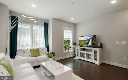 917 King Farm Blvd, Rockville MD 20850-6610 exterior