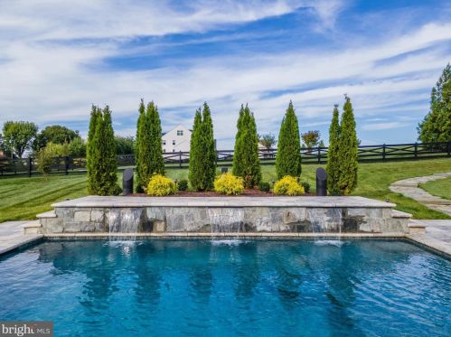 23073 Creighton Farms Dr, Leesburg VA 20175-6491 exterior