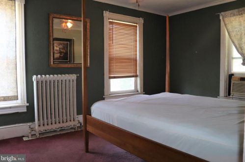 359 Mcclellan Ave, Trenton NJ 08610-6047 exterior