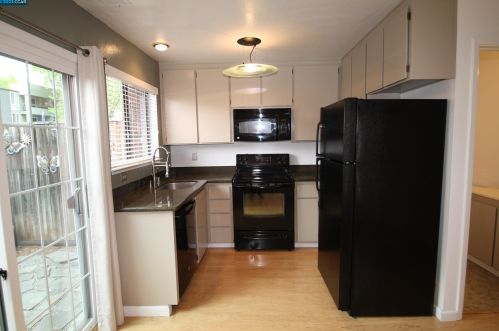 1771 Laguna St, Concord, CA 94520-2980