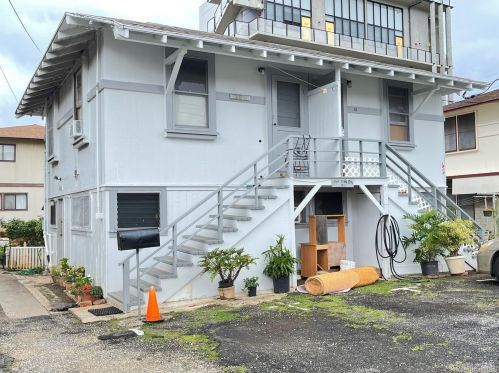 1813 Algaroba St, Honolulu, HI 96826-2606