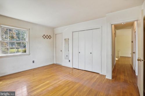 1391 Canterbury Way, Rockville MD 20854-6106 exterior