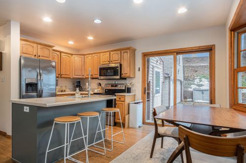 1010 Central Ave, Meskegon MI  49445-2947 exterior