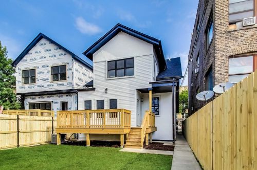 3111 Leland Ave, Chicago IL  60625-4406 exterior