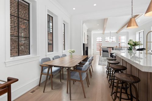 2137 Clifton Ave, Chicago IL 60614-4116 exterior