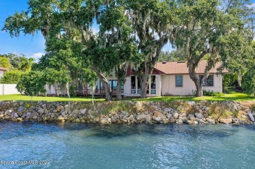 8825 Tropical Trl, Merritt Island FL 32952-4982 exterior