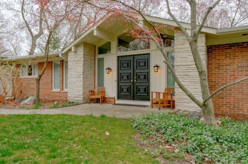 5291 Colony Woods Dr, Kalamazoo, MI 49009-9736