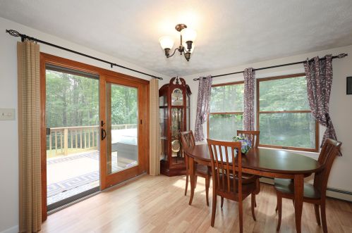 247 Elm St, Concord NH 03303-3322 exterior