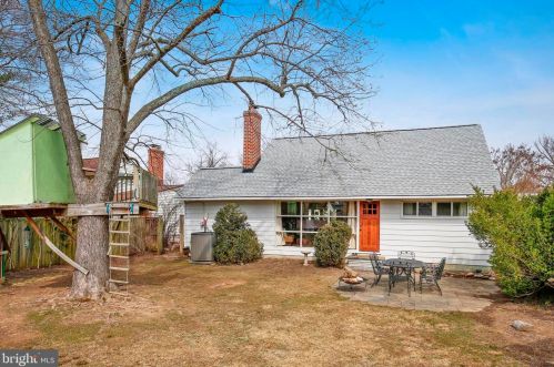 813 Crothers Ln, Rockville MD 20852-1104 exterior