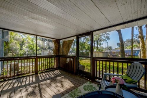 6718 11 St, Tampa FL 33604-3215 exterior