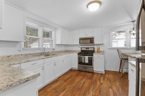 2130 Sunset Ave, Waukegan IL 60087-3434 exterior