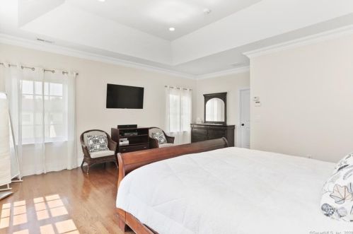 45 Cir Dr, Greenwich CT 06830-6737 exterior