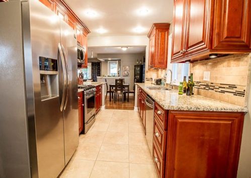 895 Parkside Ave, Elmhurst IL 60126-5027 exterior