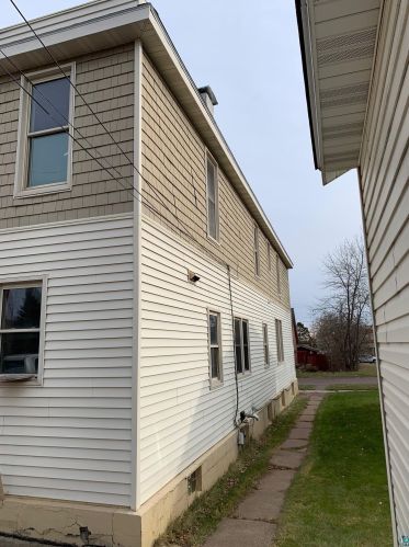 1427 101 Ave, Duluth MN 55808-1618 exterior