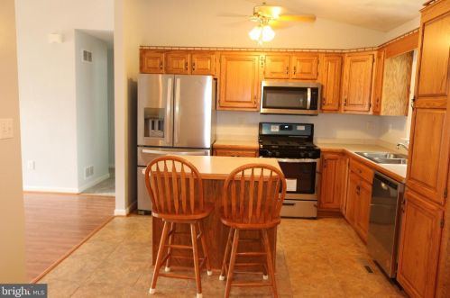 3 Charlestown Ct, Littlestown PA 17340-1553 exterior