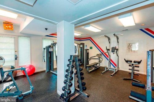 1418 Martha Custis Dr, Alexandria VA 22302-2028 exterior