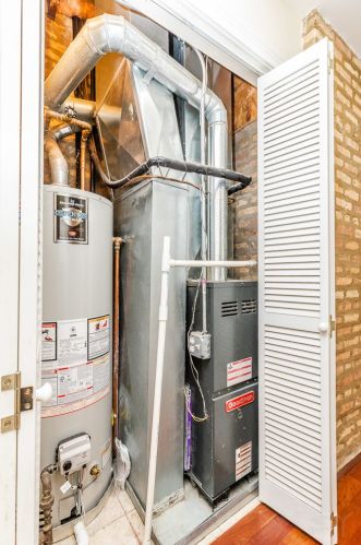 1152 Kedzie Ave, Chicago IL 60651-4152 exterior