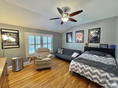 27 Patrick Dr, Seymour CT 06483-2372 exterior