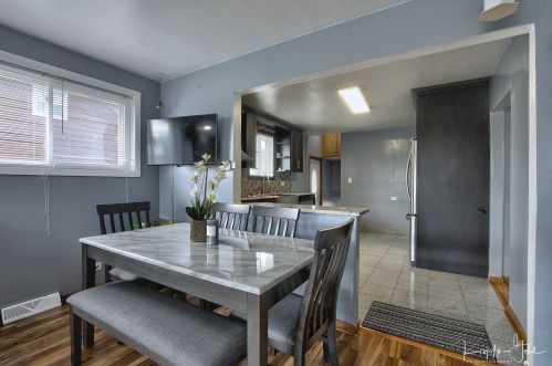 764 Kenilworth Ave, Elmhurst IL  60126-1745 exterior