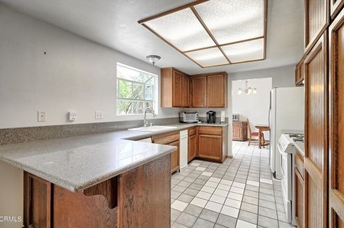 1111 Rivas Ln, Oxnard CA 93035-2748 exterior