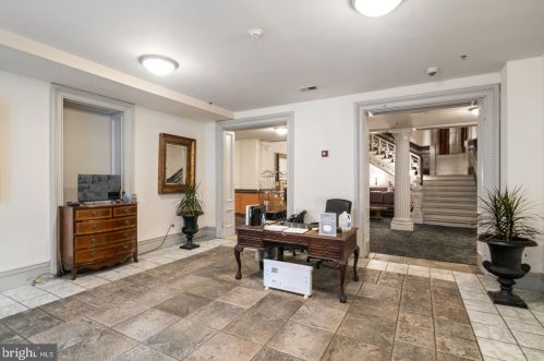 1001 Chestnut St, Philadelphia PA 19107-4219 exterior