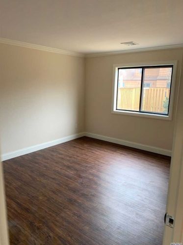 44 Ashley Cir, Commack NY 11725-4640 exterior