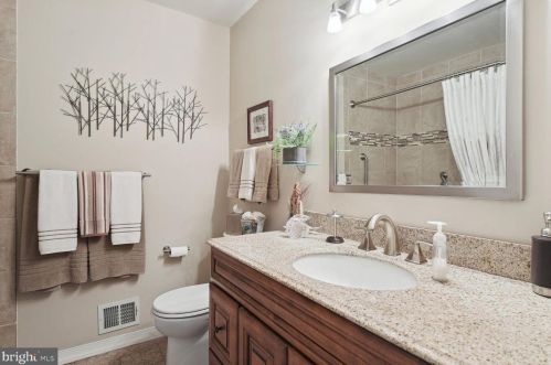 14100 Arctic Ave, Rockville MD 20853-2617 exterior