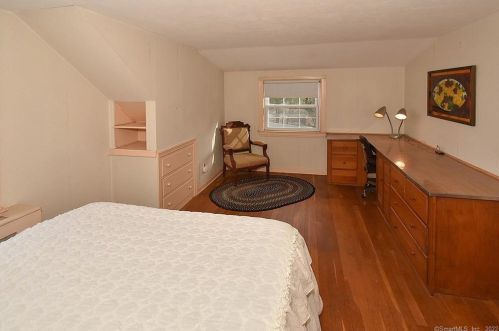 1052 Plymouth St, Windsor CT 06095-3653 exterior