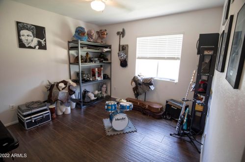 2240 Angela Dr, Phoenix AZ 85032-2351 exterior