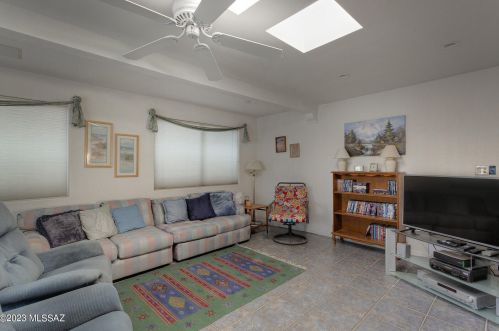 301 Abrego Dr, Green Valley AZ 85614-3634 exterior