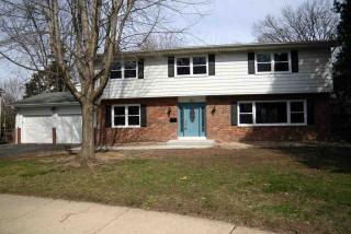 9 Parklawn Pl, Madison, WI 53705-4928